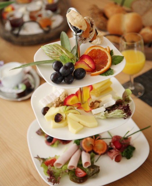 IMG_0141_Etagere_Fruehstueck.jpg