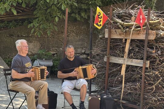Bild 4. Oldtimer-Landmaschinen-Treffen in der Schür Walkringen